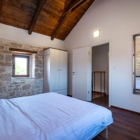 Lovely In Podgradina With Wifi Tatil Evi *