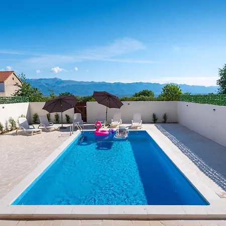 Lovely In Podgradina With Wifi Tatil Evi *